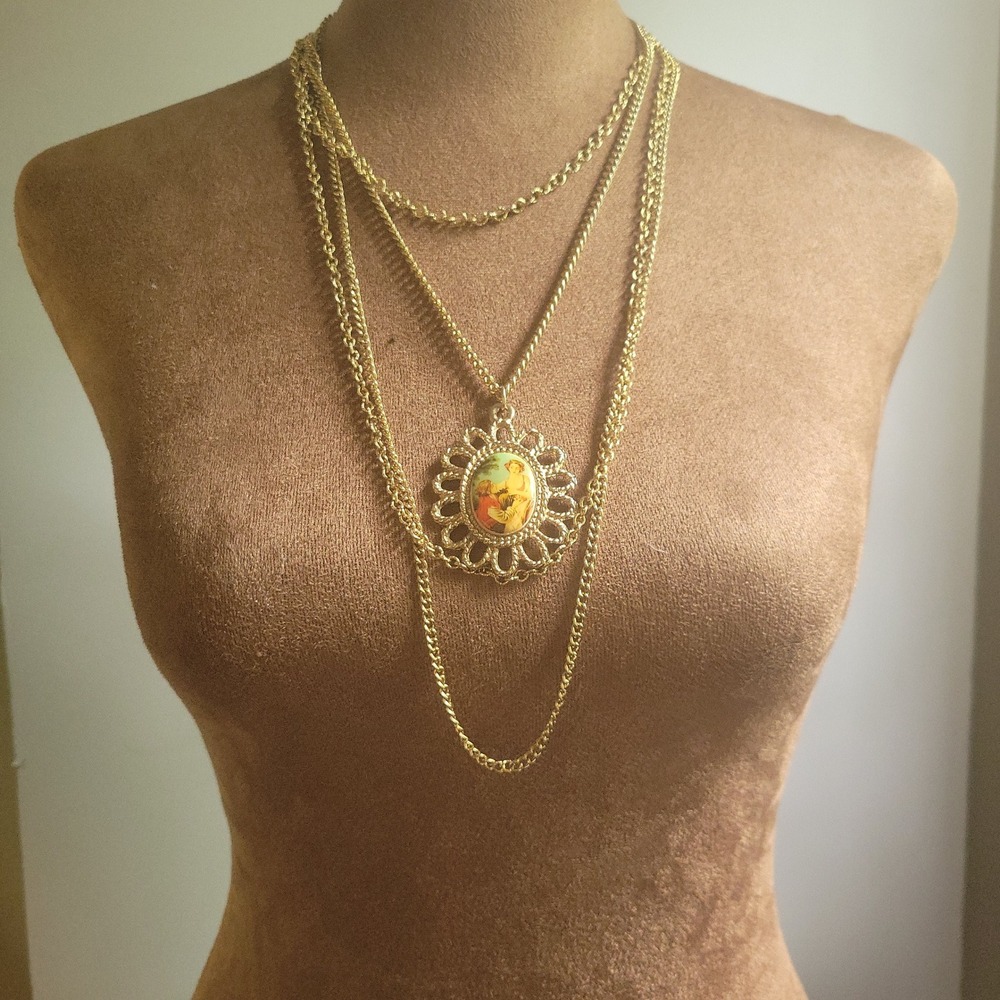 Vintage Gold Layered Romantic Cameo‎ Pendant Necklace One Size Cottagecore